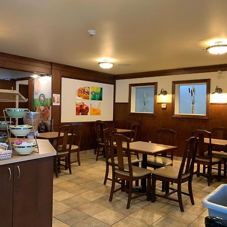 Quality Inn Rivière-du-Loup Екстериор снимка