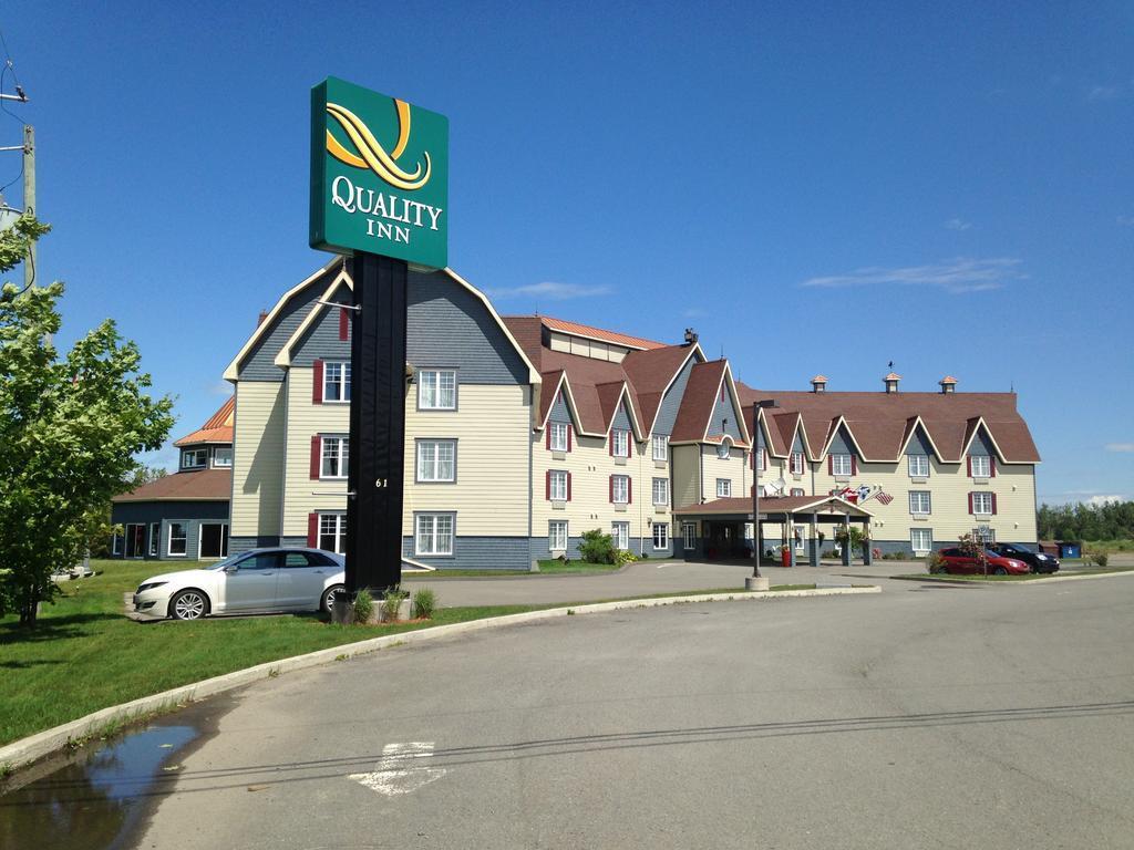 Quality Inn Rivière-du-Loup Екстериор снимка