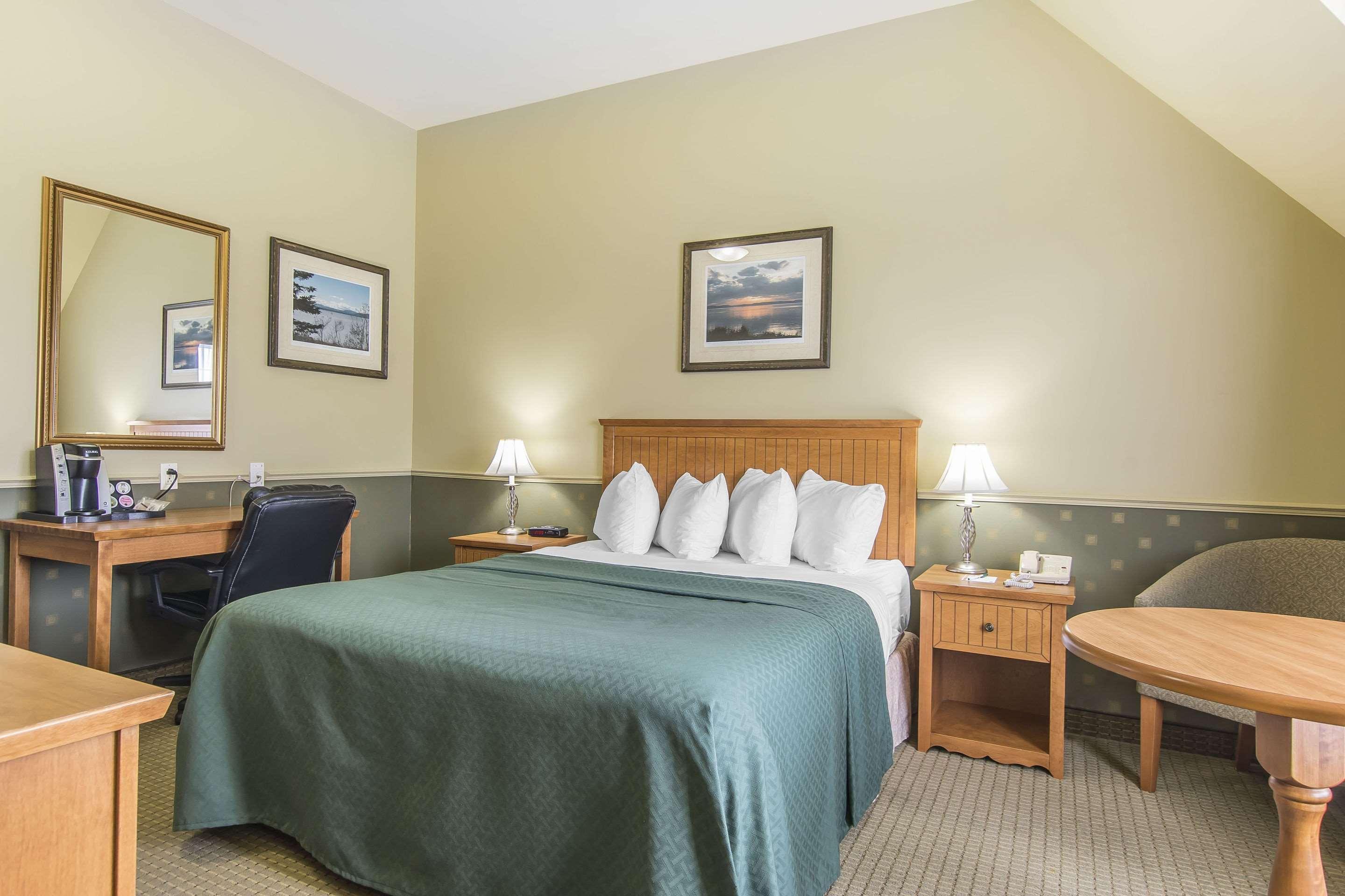 Quality Inn Rivière-du-Loup Екстериор снимка