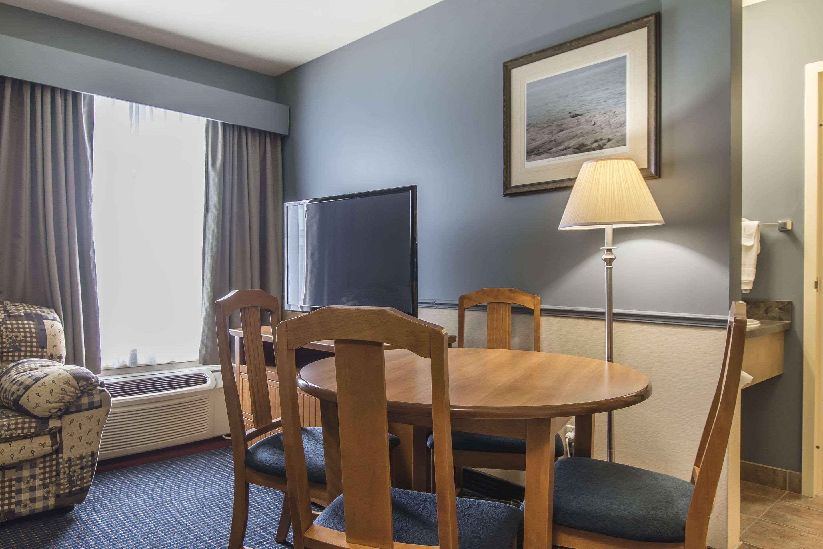 Quality Inn Rivière-du-Loup Екстериор снимка