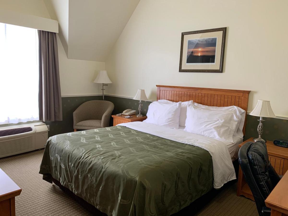 Quality Inn Rivière-du-Loup Екстериор снимка