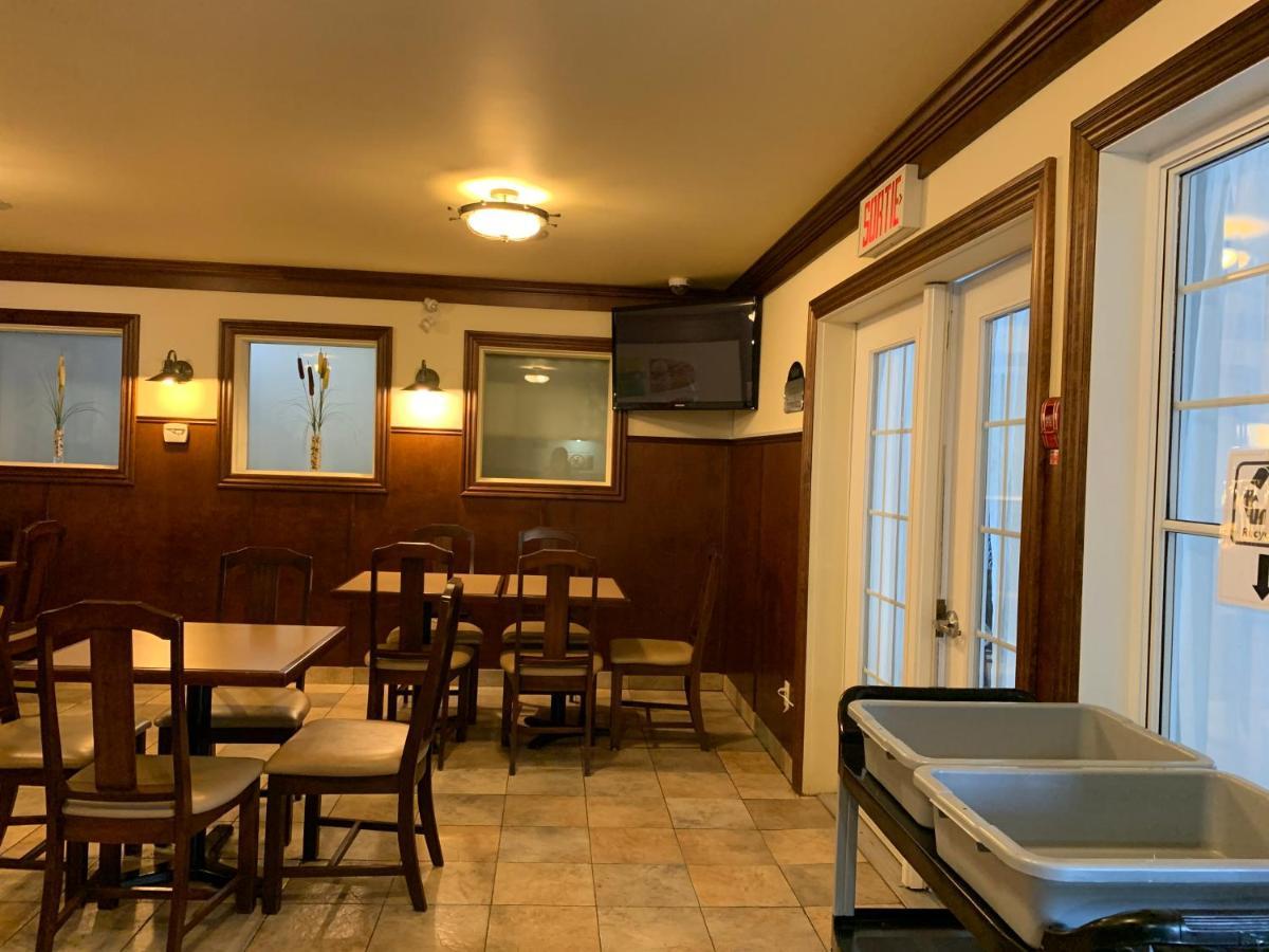 Quality Inn Rivière-du-Loup Екстериор снимка