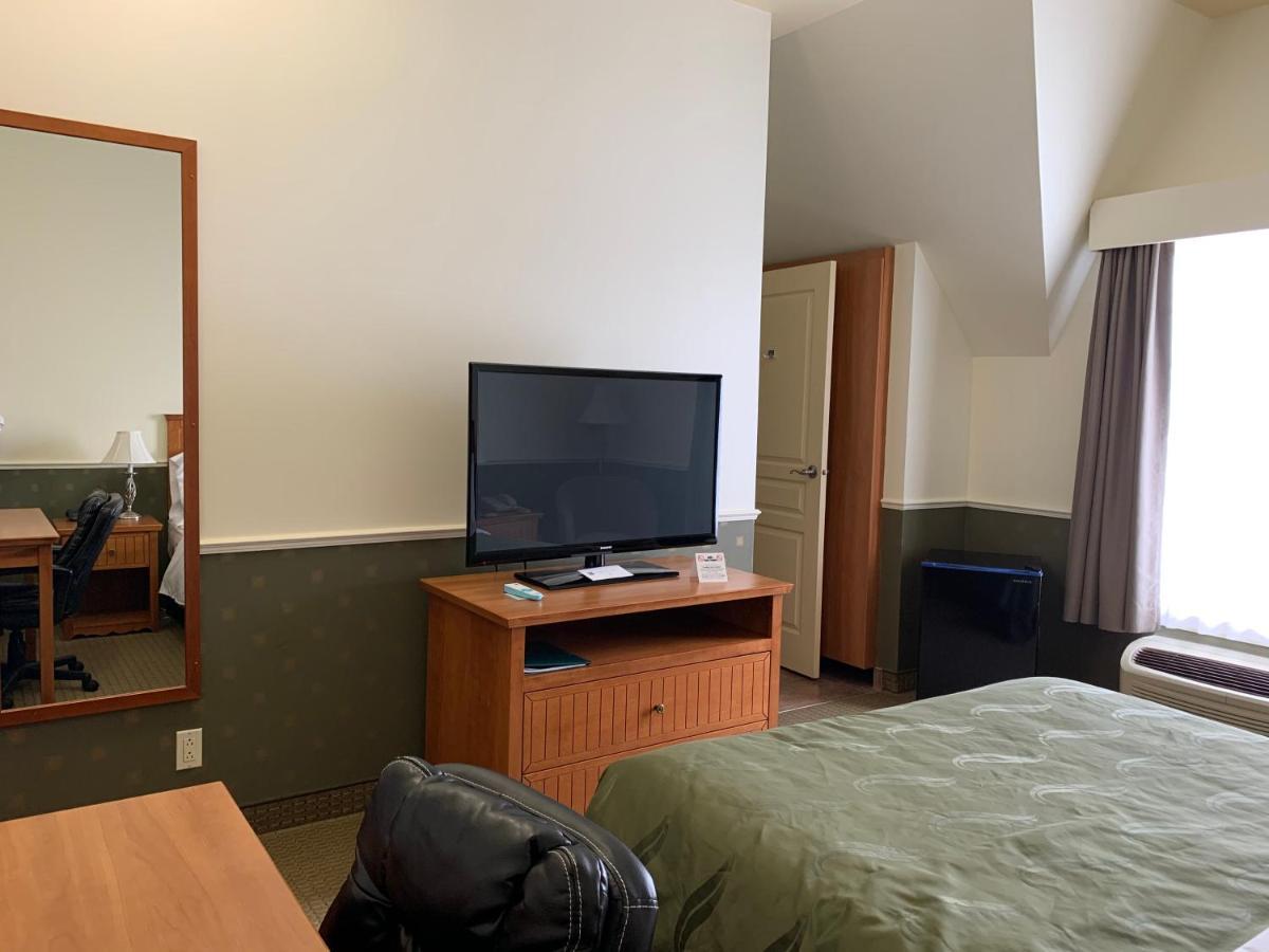 Quality Inn Rivière-du-Loup Екстериор снимка